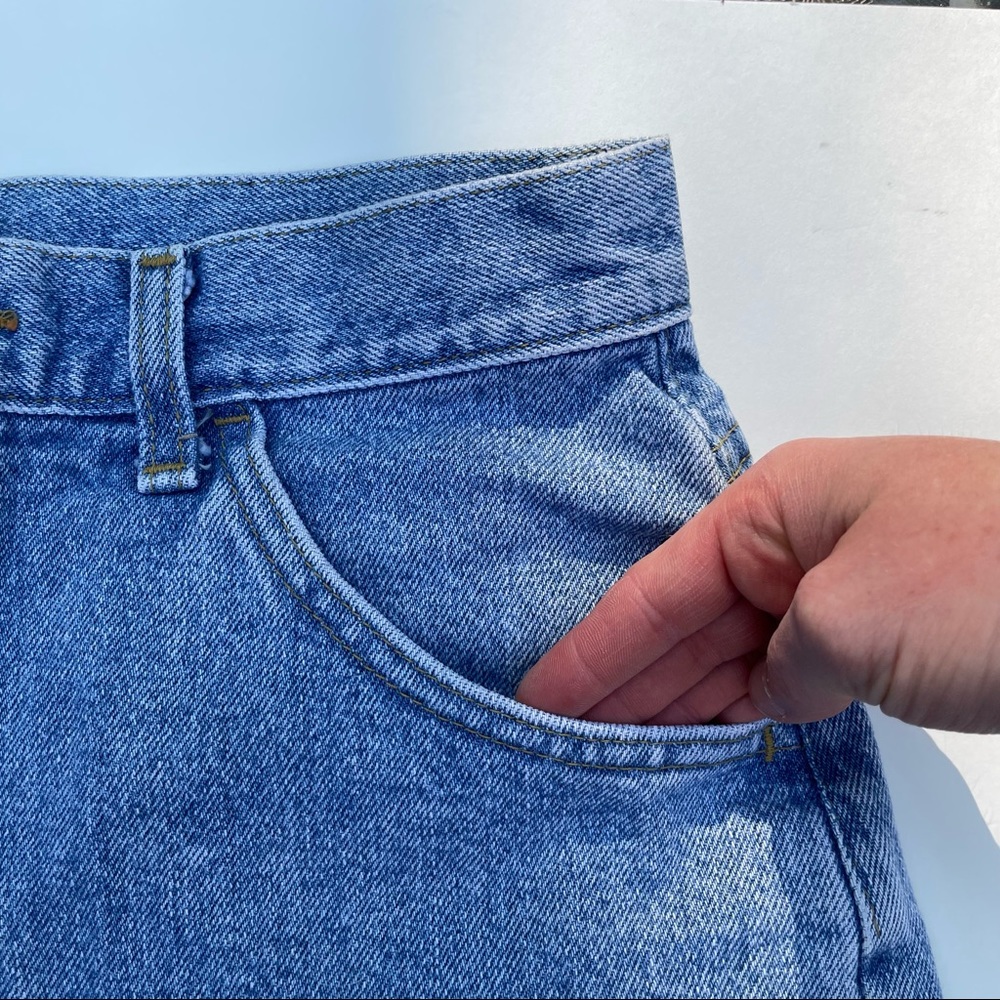 90s Mom Jean Shorts High Waisted Lee Brand 100% cotton, authentic, medium wash - Picture 5 of 14